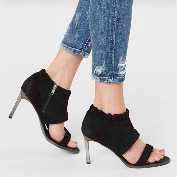 5⭐️ /DANELLA/ Vegan Suede Ruffled Bootie Stilettos - Picture 4 of 7